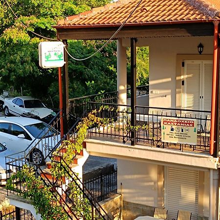 Πανδοχείο Λίμνης Πλαστήρα 호텔 Kastanéa 외부 사진